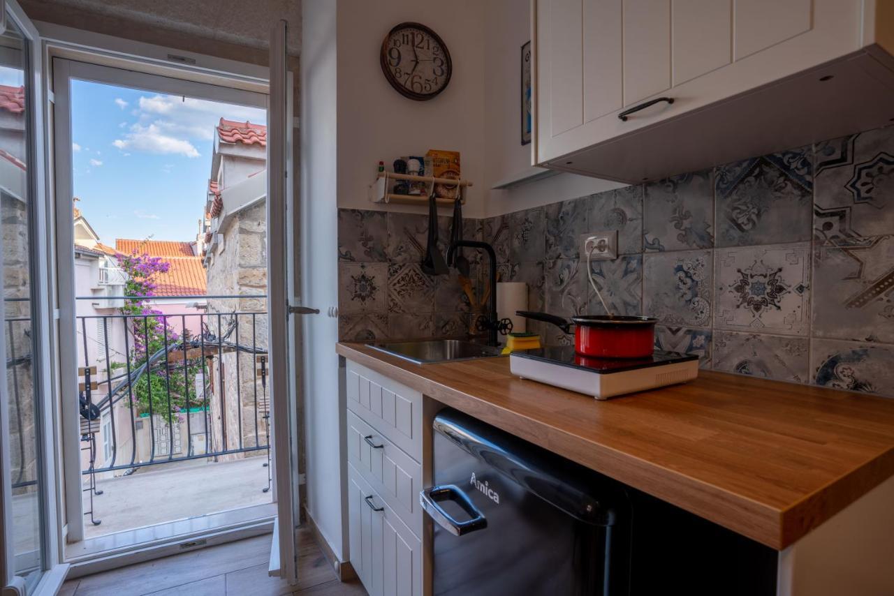 Old Town Makarska Apartments - Central Square エクステリア 写真